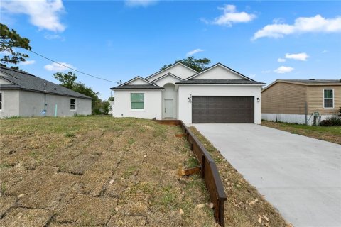 House in Orlando, Florida 3 bedrooms, 139.45 sq.m. № 1816189 - photo 1