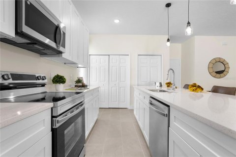 House in Orlando, Florida 3 bedrooms, 139.45 sq.m. № 1816189 - photo 8