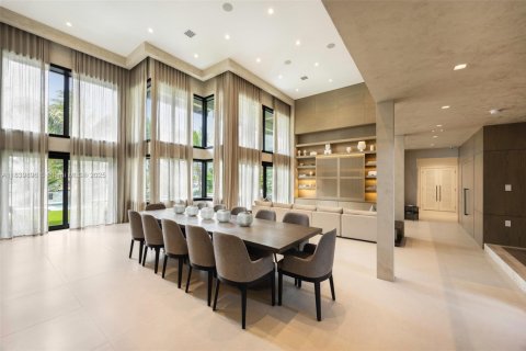 House in Hallandale Beach, Florida 6 bedrooms, 581.85 sq.m. № 1841299 - photo 2