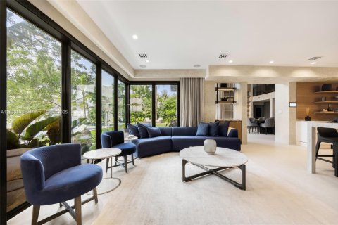 House in Hallandale Beach, Florida 6 bedrooms, 581.85 sq.m. № 1841299 - photo 5