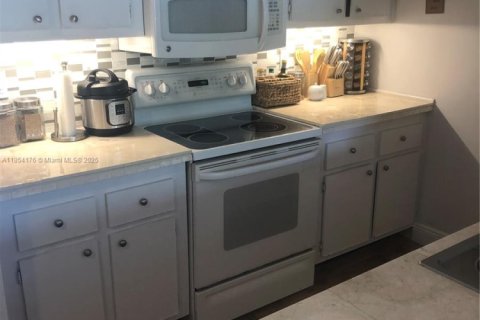 Condominio en venta en Boynton Beach, Florida, 1 dormitorio, 65.4 m2 № 1871931 - foto 9