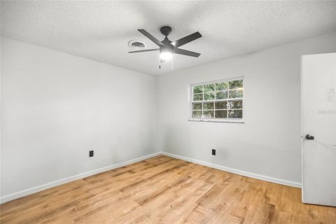 House in Ocala, Florida 3 bedrooms, 132.29 sq.m. № 1827102 - photo 16