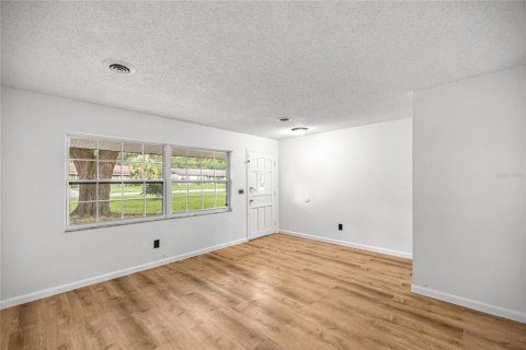 House in Ocala, Florida 3 bedrooms, 132.29 sq.m. № 1827102 - photo 5