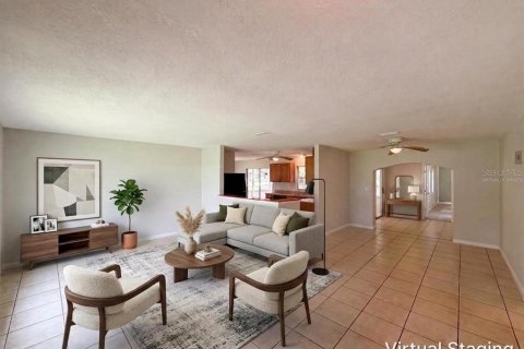 House in Sebring, Florida 3 bedrooms, 168.9 sq.m. № 2258387 - photo 3
