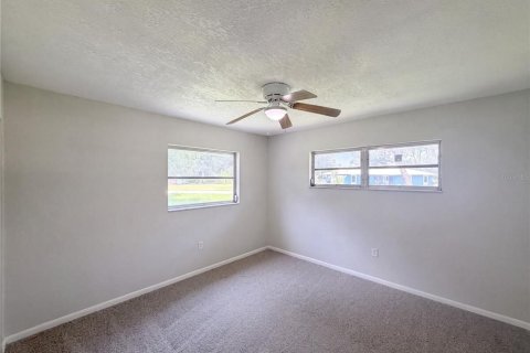 House in Sebring, Florida 3 bedrooms, 168.9 sq.m. № 2258387 - photo 15