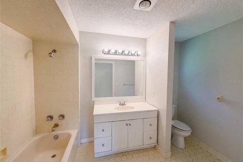 House in Sebring, Florida 3 bedrooms, 168.9 sq.m. № 2258387 - photo 17