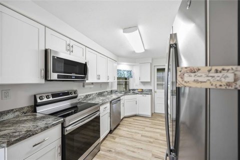 Villa ou maison à vendre à Port Charlotte, Floride: 2 chambres, 124.3 m2 № 2219638 - photo 10
