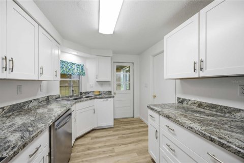 Villa ou maison à vendre à Port Charlotte, Floride: 2 chambres, 124.3 m2 № 2219638 - photo 12