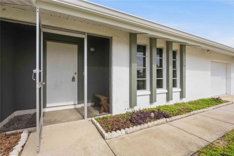 Villa ou maison à vendre à Port Charlotte, Floride: 2 chambres, 124.3 m2 № 2219638 - photo 2
