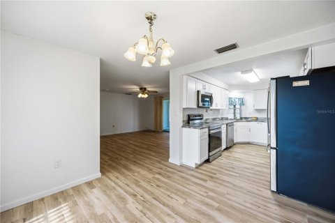 Villa ou maison à vendre à Port Charlotte, Floride: 2 chambres, 124.3 m2 № 2219638 - photo 9