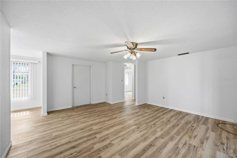 Villa ou maison à vendre à Port Charlotte, Floride: 2 chambres, 124.3 m2 № 2219638 - photo 5