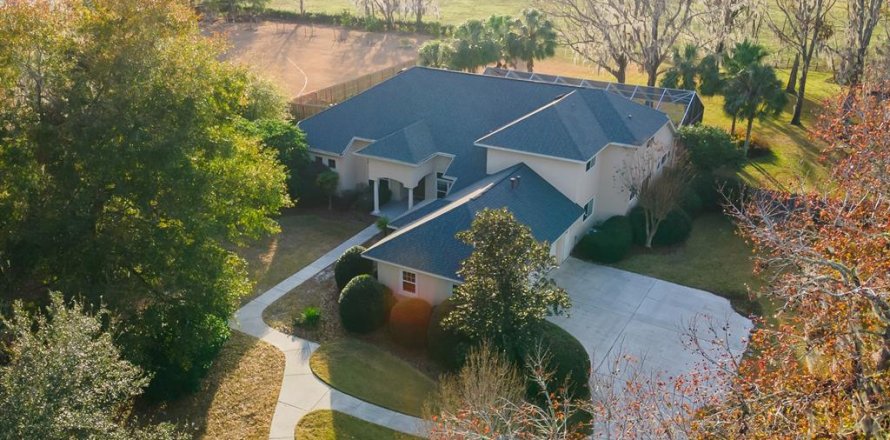 Villa ou maison à Gainesville, Floride 6 chambres, 395.02 m2 № 1516755