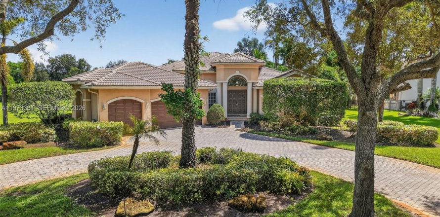 House in Davie, Florida 5 bedrooms, 368.26 sq.m. № 2033804