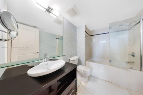 Copropriété à vendre à Miami, Floride: 1 chambre, 76.92 m2 № 1934226 - photo 23