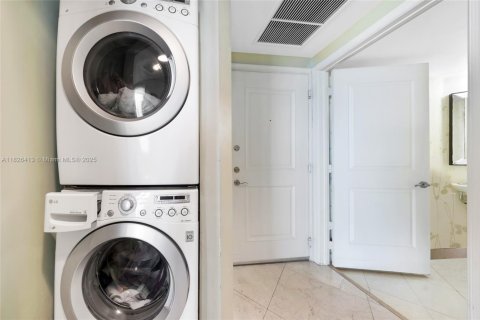 Copropriété à vendre à Miami, Floride: 1 chambre, 76.92 m2 № 1934226 - photo 17