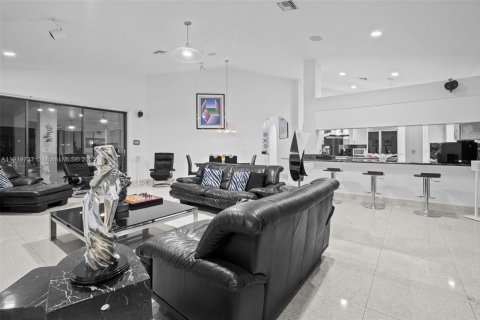 Casa en venta en Weston, Florida, 5 dormitorios, 448.53 m2 № 1975816 - foto 19