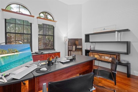 Casa en venta en Weston, Florida, 5 dormitorios, 448.53 m2 № 1975816 - foto 12