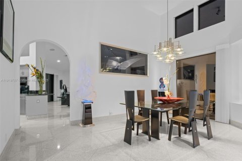 Casa en venta en Weston, Florida, 5 dormitorios, 448.53 m2 № 1975816 - foto 9