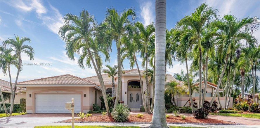 Casa en Weston, Florida 5 dormitorios, 448.53 m2 № 1975816