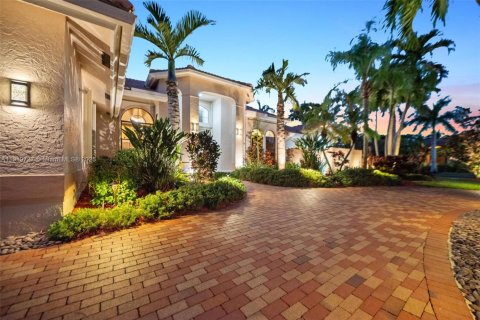 Casa en venta en Weston, Florida, 5 dormitorios, 448.53 m2 № 1975816 - foto 3