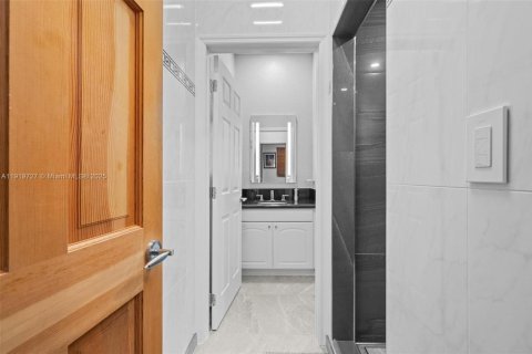 Casa en venta en Weston, Florida, 5 dormitorios, 448.53 m2 № 1975816 - foto 27