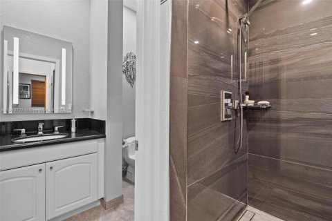 Casa en venta en Weston, Florida, 5 dormitorios, 448.53 m2 № 1975816 - foto 28