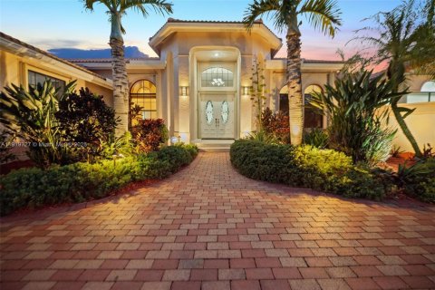 Casa en venta en Weston, Florida, 5 dormitorios, 448.53 m2 № 1975816 - foto 2