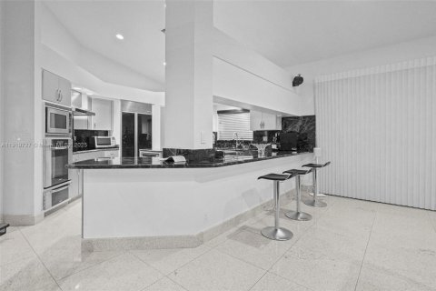 Casa en venta en Weston, Florida, 5 dormitorios, 448.53 m2 № 1975816 - foto 20