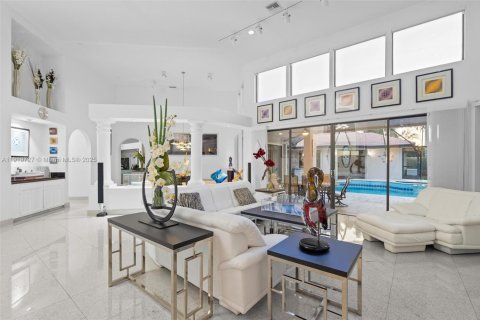 Casa en venta en Weston, Florida, 5 dormitorios, 448.53 m2 № 1975816 - foto 7