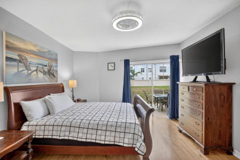 Copropriété à vendre à Pompano Beach, Floride: 2 chambres, 100.33 m2 № 2182346 - photo 4