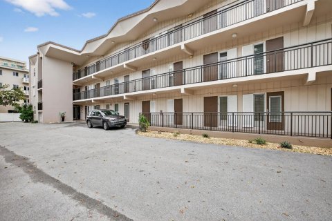 Copropriété à vendre à Pompano Beach, Floride: 2 chambres, 100.33 m2 № 2182346 - photo 15