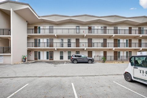 Copropriété à vendre à Pompano Beach, Floride: 2 chambres, 100.33 m2 № 2182346 - photo 14