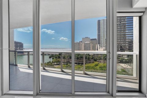 Condominio en venta en Miami, Florida, 1 dormitorio, 91.42 m2 № 2063326 - foto 9