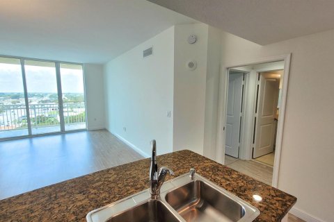 Condo in Boynton Beach, Florida, 1 bedroom  № 2392141 - photo 13