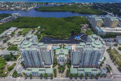 Condo in Boynton Beach, Florida, 1 bedroom  № 2392141 - photo 2