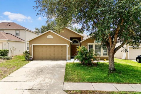 House in Davenport, Florida 4 bedrooms, 174.1 sq.m. № 2227244