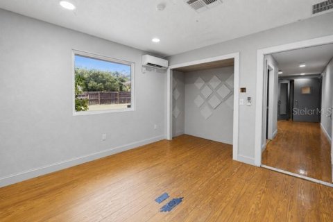 Propiedad comercial en venta en Orange City, Florida, 145.67 m2 № 2215256 - foto 20