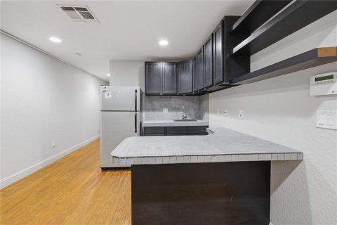 Propiedad comercial en venta en Orange City, Florida, 145.67 m2 № 2215256 - foto 23