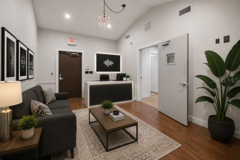 Propiedad comercial en venta en Orange City, Florida, 145.67 m2 № 2215256 - foto 5
