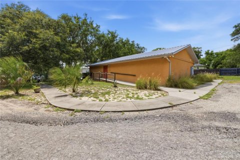 Propiedad comercial en venta en Orange City, Florida, 145.67 m2 № 2215256 - foto 26