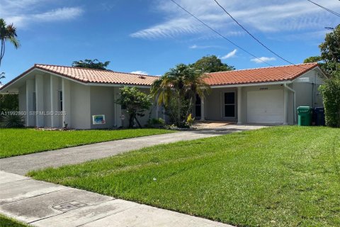 Villa ou maison à Cutler Bay, Floride 5 chambres, 176.14 m2 № 2091378