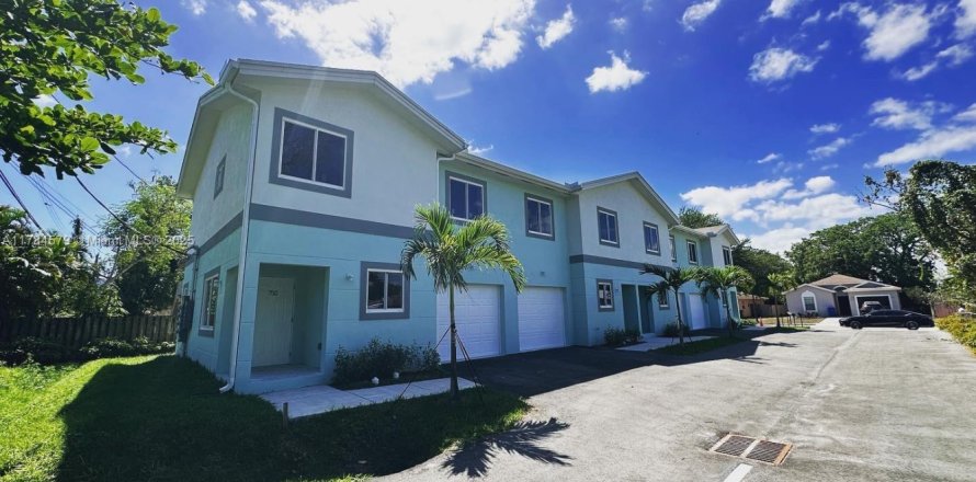 Коммерческая недвижимость в Форт-Лодердейл, Флорида 118.64м2 № 1958781