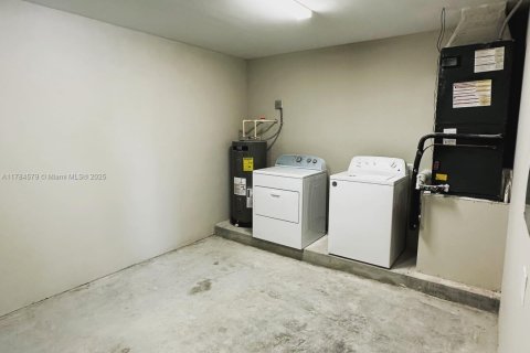 Купить коммерческую недвижимость в Форт-Лодердейл, Флорида 118.64м2, № 1958781 - фото 9