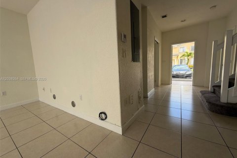 Townhouse in Hialeah, Florida 4 bedrooms, 139.35 sq.m. № 2072484 - photo 9