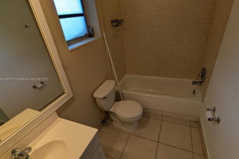 Condo in Miami, Florida, 1 bedroom  № 1875642 - photo 7
