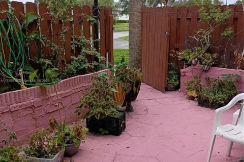 Купить таунхаус в Сент-Луси, Флорида 2 спальни, 123.37м2, № 1959802 - фото 4