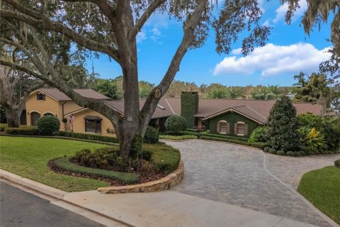 House in Mount Dora, Florida 3 bedrooms, 633.87 sq.m. № 1615241 - photo 7