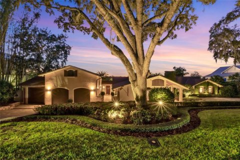 House in Mount Dora, Florida 3 bedrooms, 633.87 sq.m. № 1615241 - photo 2