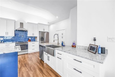 Casa en venta en Saint Petersburg, Florida, 5 dormitorios, 512.91 m2 № 2209507 - foto 25