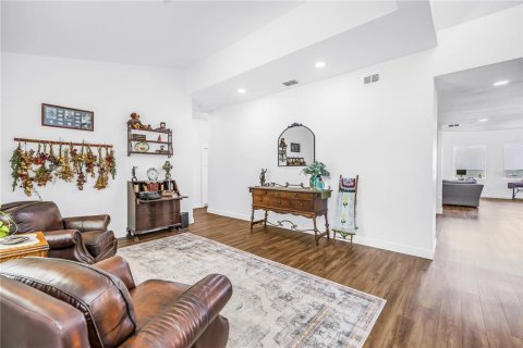 Casa en venta en Saint Petersburg, Florida, 5 dormitorios, 512.91 m2 № 2209507 - foto 13